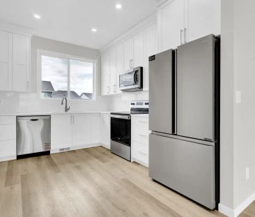 3-Bedroom Detached Home for Rent – Sirocco at Pine Creek, SW Calgary — 3 Bedrooms Main Floor - Photo 1