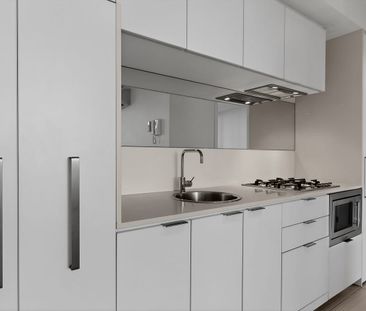 Stylish One-Bedroom Apartment in Prime Location – 7th Floor of the ... - Photo 6