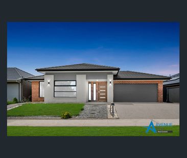 Grand Family Living in Atherstone Estate - Photo 3