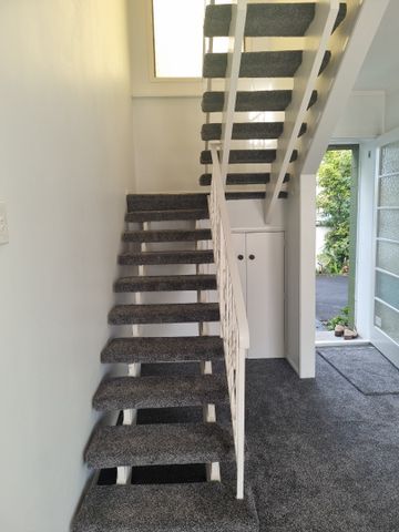 Two Bedroom Townhouse/Unit - Photo 3