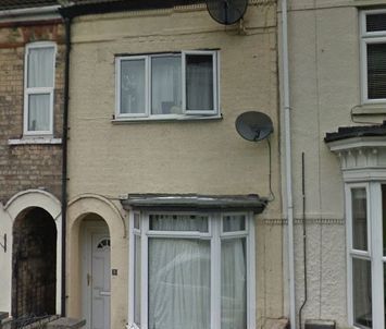 3 bedroom mid-terrace to rent St Johns Terrace - Photo 2
