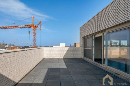 Te huur centrum Roeselare prachtig luxueus dakappartement met 2 zonnige terrassen. - Photo 3