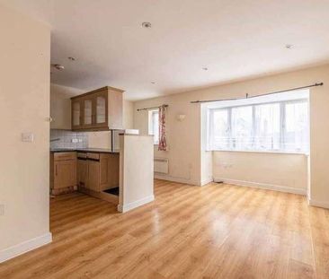 Upton Park, Slough, SL1 - Photo 1