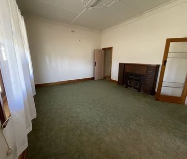 Charming 3-Bedroom Home - Photo 2