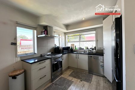 Convenient & Low-Maintenance Townhouse in Prime Central Location - Photo 3