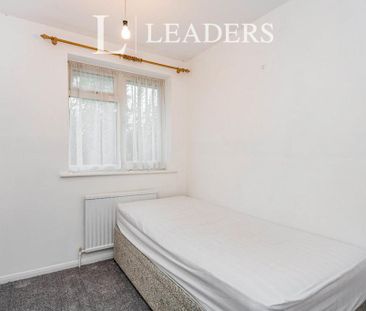 3 bedroom terraced house to rent - Photo 6