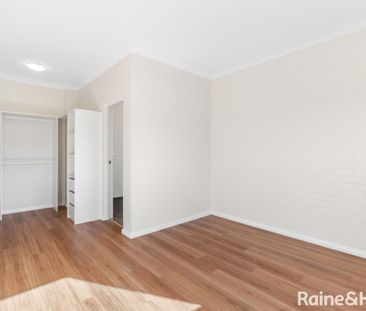 BRAND NEW MODERN TOWNHOUSE - STYLE, SPACE & COMFORT - Photo 2