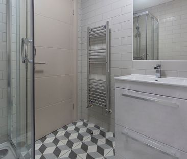 Corner House, Cathays - Photo 1