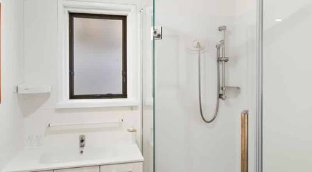 Spacious living! - Photo 5