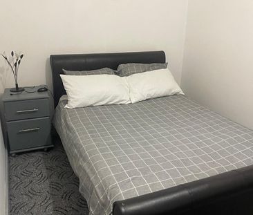 Room in a Shared Flat, London Road Norbury, SW16 - Photo 2