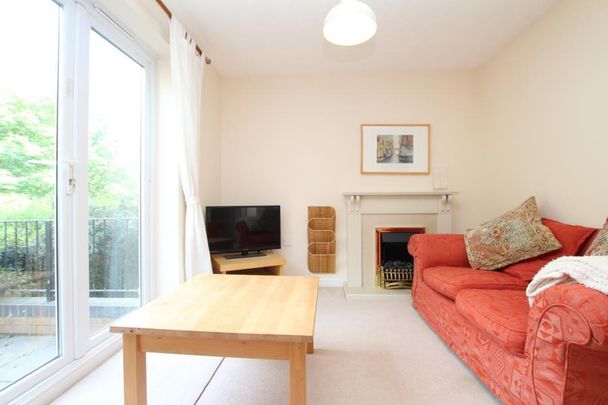 3 bedroom flat to rent - Photo 1
