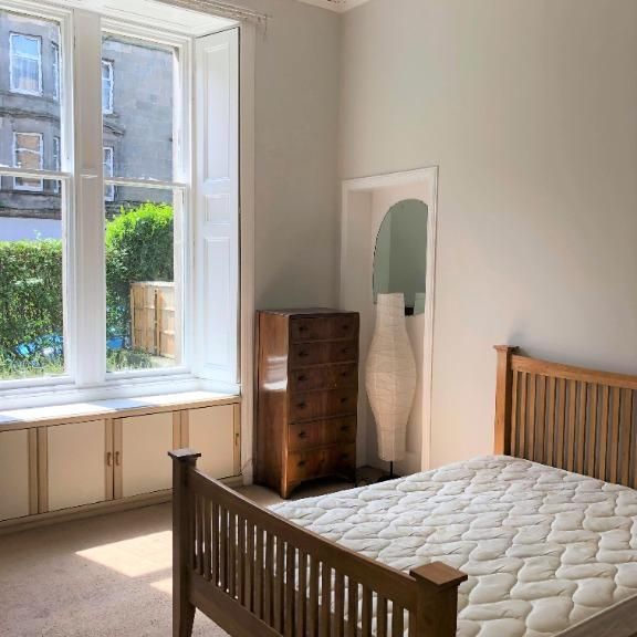 3 bedroom flat to rent - Photo 1