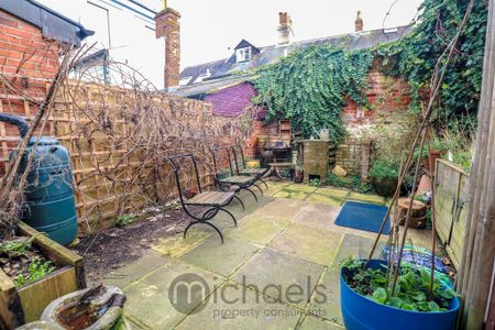 3 bedroom terraced house to rent - Photo 5