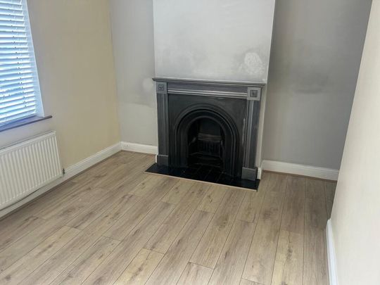 2 bedroom end of terrace house to rent - Photo 1