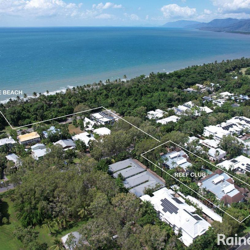 2 BEDROOM : 1 BATHROOM : FULLY FURNISHED : RESORT STYLE LIVING : CLOSE TO TOWN & BEACH - Photo 1