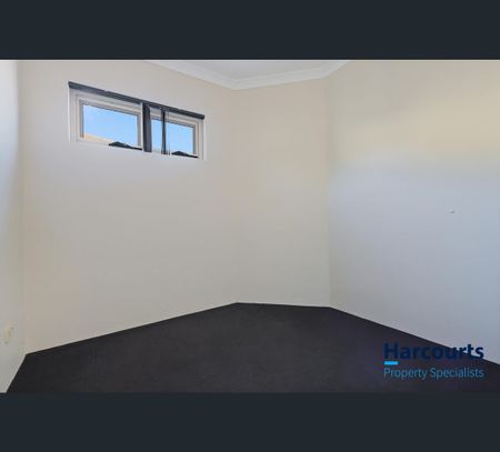 6b Messenger Street, Kelmscott, WA 6111 - Photo 4