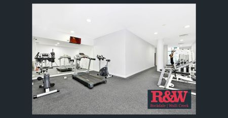 Location & Lifestyle Combined: Two Bedroom Apartment with Resort Facilities - Photo 2