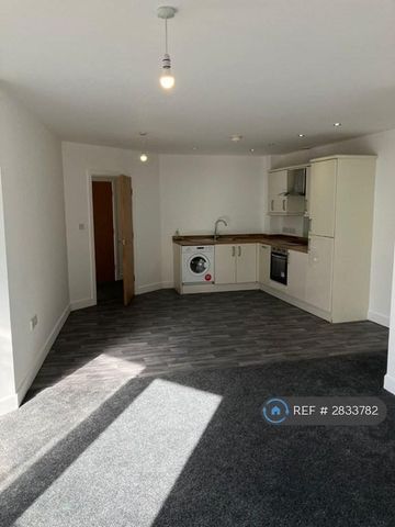 2 bedroom flat to rent - Photo 5