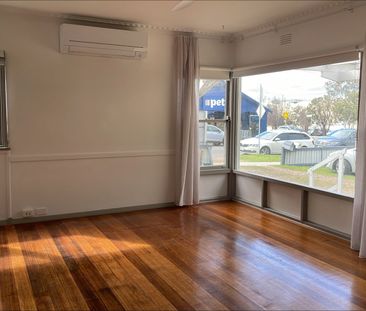 rTwo-Bedroom Unit Close to Gilbert Street - Photo 6