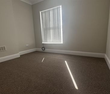 To Let - Photo 6