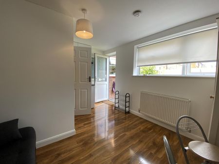 Studio to rent - Photo 5