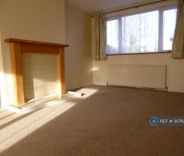 4 bedroom semi-detached house to rent - Photo 3