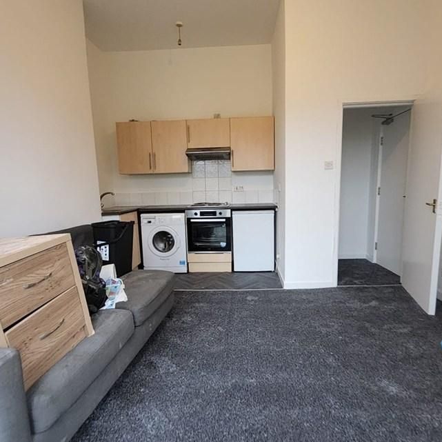 Studio to rent - Photo 1