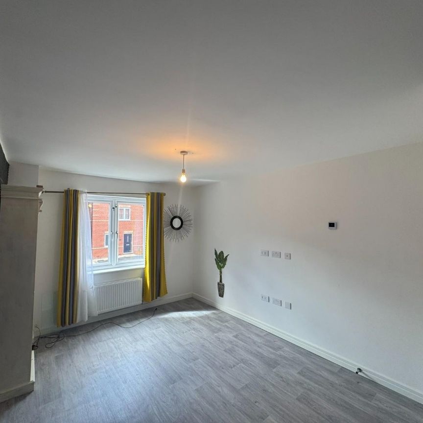 5 bedroom House To Let Total Size: 1615 SQ FT - Photo 1