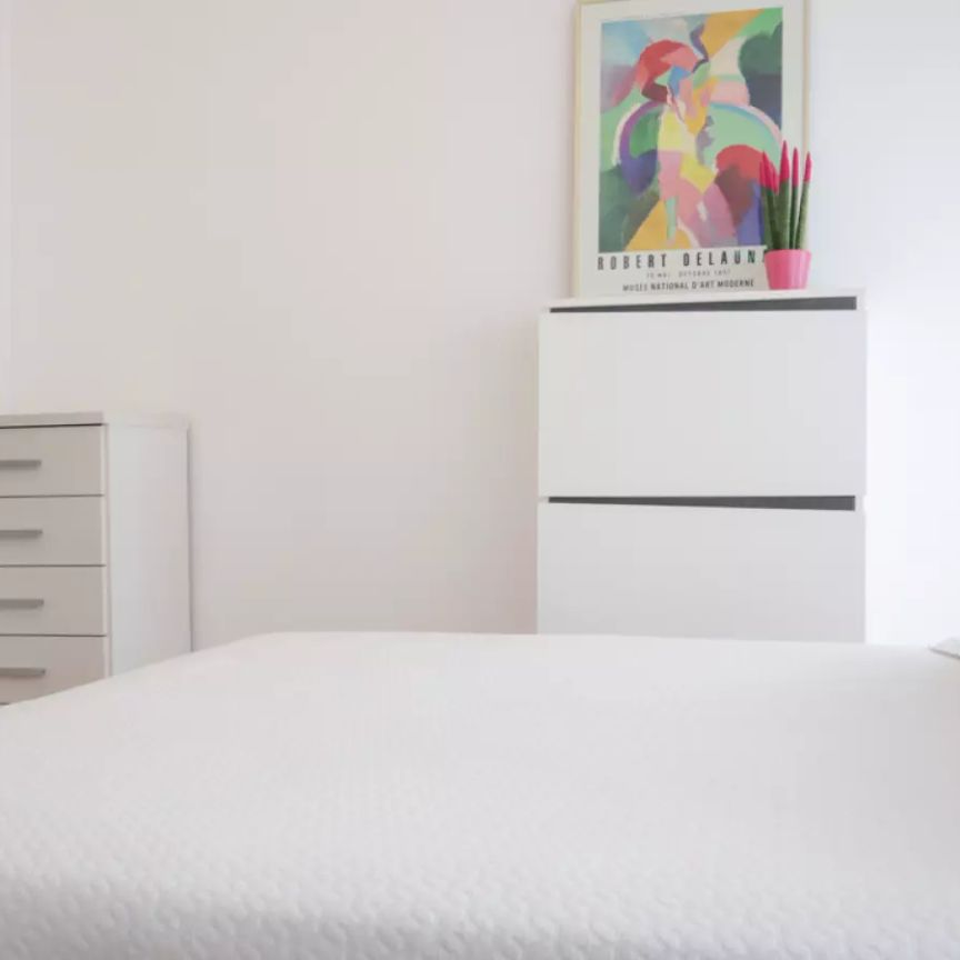 1-bedroom apartment for rent in Sol, all bills included, perfect for females and professionals - Photo 1