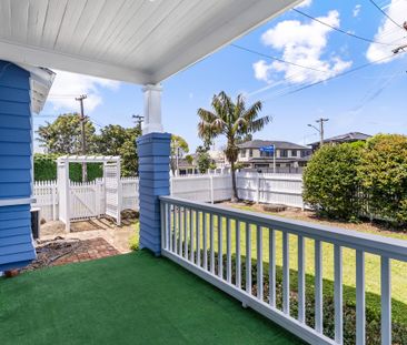 Iconic on Armadale - Character DGZ Bungalow on Corner Section - Photo 4