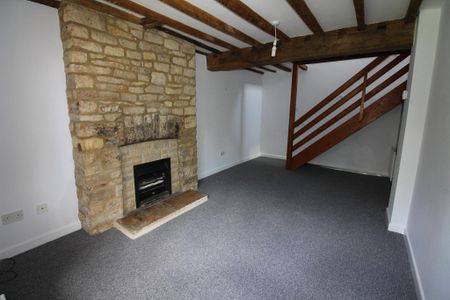 2 bedroom terraced house to rent - Photo 2