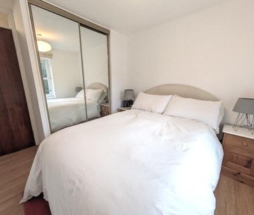 3 bedroom flat to rent - Photo 4