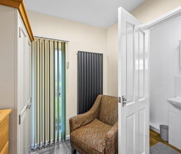 1 bedroom in a house share to rent - Photo 2