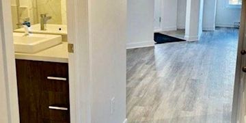 Superbe 4,5 Dans Un Triplex (Ste-Rose) - Photo 3