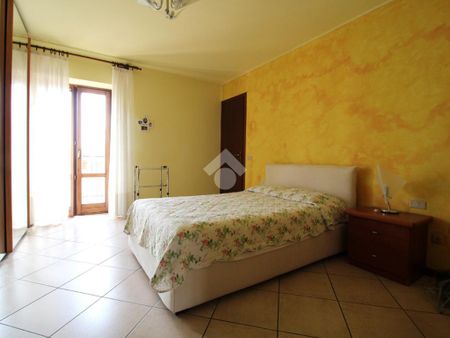 Monolocale in affitto - Photo 2