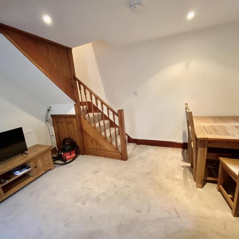 2 bedroom private hall to rent - Photo 1