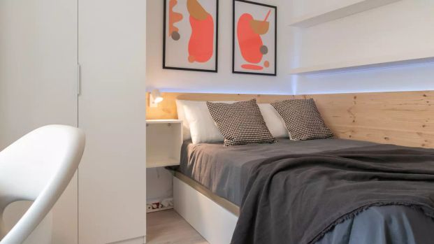 Room in a shared 7-bedroom apartment for rent in Trafalgar, perfect for women. - Photo 1