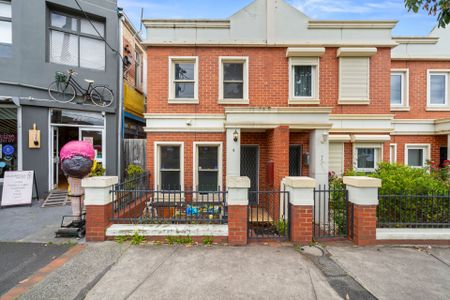 Large 2-Storey Murrumbeena Townhouse! - Photo 2