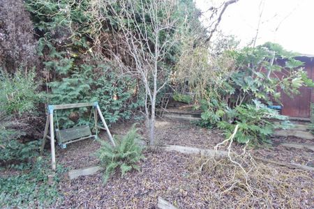 3 bedroom House To Let - Photo 2