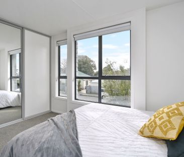 Stylish Living on the Edge! - Photo 3