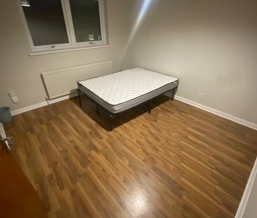 Room in a Shared Flat, St. Lukes Close, SE25 - Photo 5