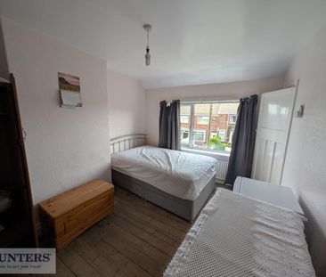 2 bedroom House To Let Total Size: 689 SQ FT - Photo 1