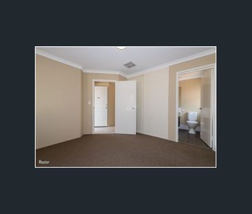 Modern Villa - Photo 1