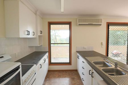 FAMILY HOME WITH DELIGHTFUL VIEWS - Photo 5