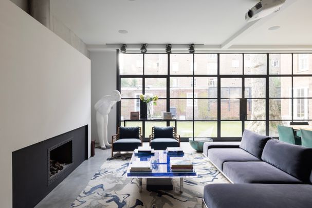 Caroline Close - Photo 1