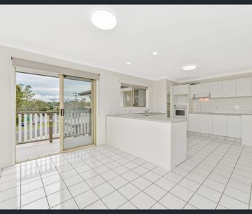 3 Bedroom Unit in Convenient Location - Photo 5