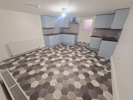 2 bedroom terraced house to rent - Photo 5