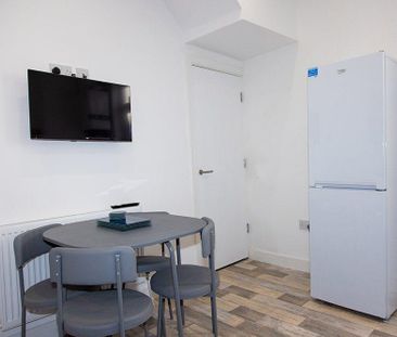 5 bedroom terraced house to rent - Photo 1