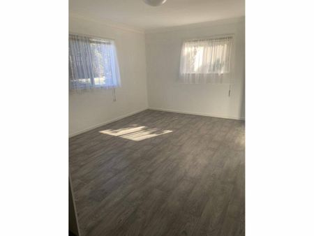 One Bedroom Unit Close to Town - Photo 4