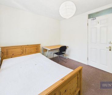 4 bedroom terraced house to rent - Photo 5